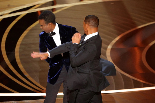 Уилл Смит на церемонии «Оскар» ударил по лицу ведущего Криса Рока - Фото 1