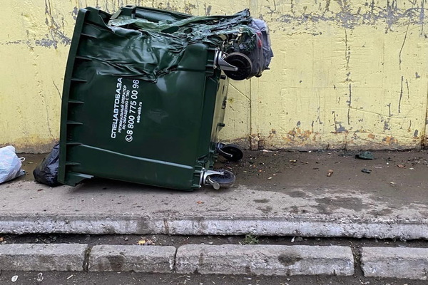 В Свердловской области в 2021 году вандалы уничтожили почти 700 мусорных контейнеров «Спецавтобазы» - Фото 1