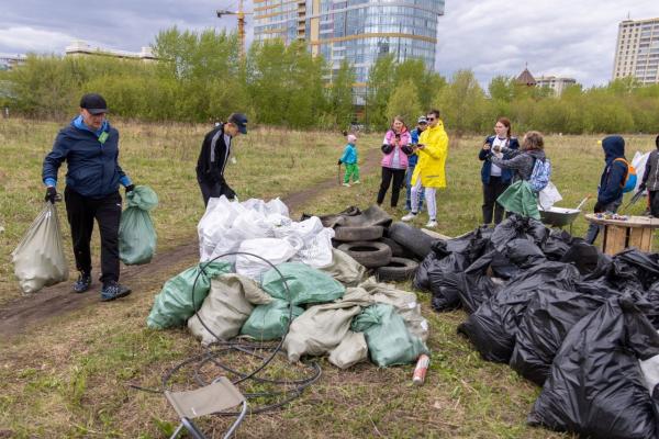 Более двух тонн мусора собрали участники «Чистых игр» в Екатеринбурге - Фото 1