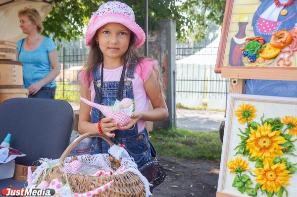В Свердловской области в летние каникулы решили подзаработать более 15 тысяч школьников - Фото 1