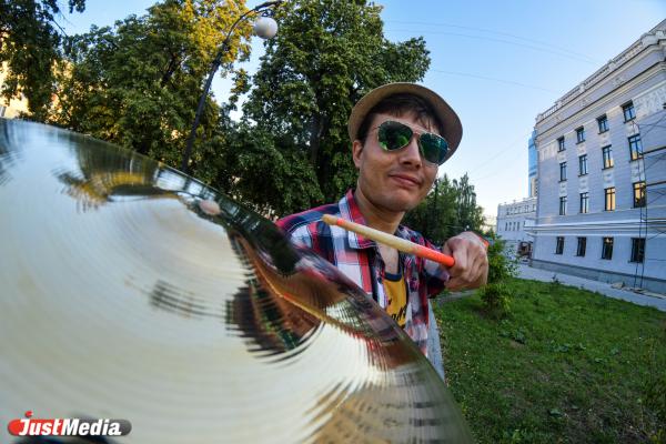 Никита Шурманов, барабанщик: «Погода сейчас стоит просто великолепная». В Екатеринбурге +28 градусов - Фото 1