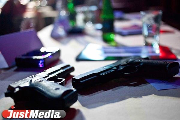 Мужчина пытался ограбить ломбард в Ижевске, угрожая игрушечным пистолетом  - Фото 1