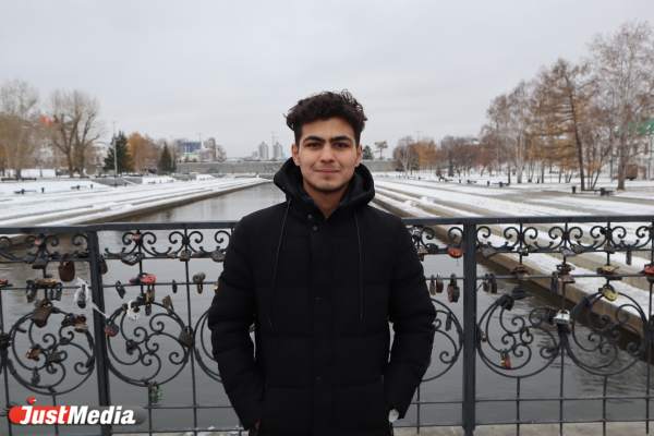 Ислам Оглы, студент: «Холод не очень люблю». В Екатеринбурге +1 градус - Фото 1