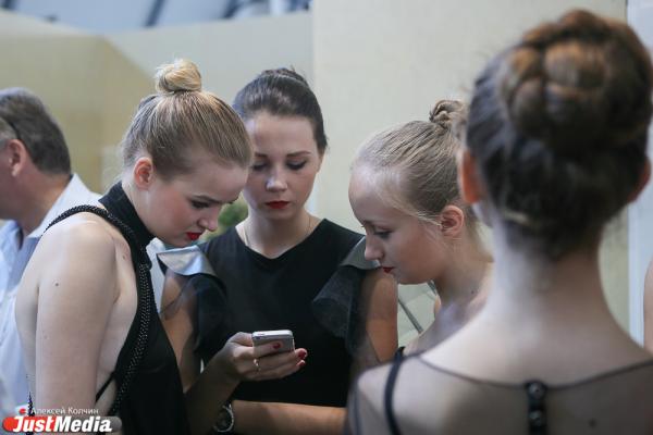Уральские девушки любят, чтобы их будили по телефону незнакомцы. Но не раньше 9:00 - Фото 1