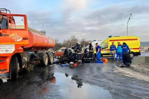 Пять человек погибли в жутком ДТП с КАМАЗом в Башкирии - Фото 1