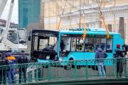 По делу о падении автобуса в Мойку просят арестовать начальника автоколонны