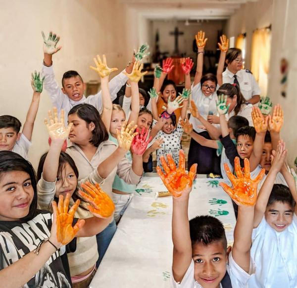 Семья из Екатеринбурга устроила марафон подарков для детей из приютов 14 стран Панамериканского пути - Фото 8