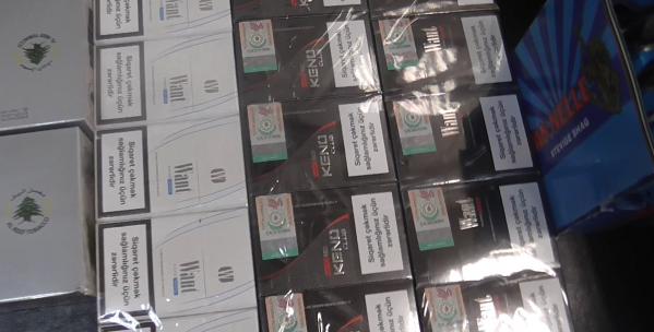 В Кольцово в багаже пассажира из Баку нашли 6 килограммов табака для кальяна и три блока сигарет - Фото 3