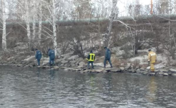 На Белоярском водохранилище 45 спасателей продолжают искать тело утонувшего мужчины - Фото 3