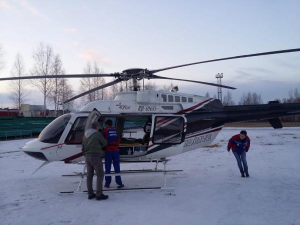 В Екатеринбург на вертолете в тяжелом состоянии доставили 10-летнюю девочку, которая упала на катке - Фото 2