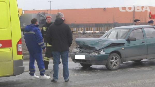На Чусовском тракте в столкновении «десятки» с Chevrolet пострадала женщина  - Фото 4