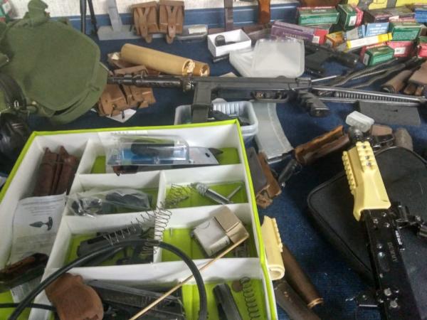 Екатеринбуржец открыл магазин-мастерскую, где делал пистолеты-пулеметы и автоматы  - Фото 3