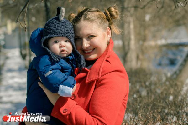 Телеведущая Дарья Степанова с сыном Глебом: «На Урале в любой момент может выпасть снег». В Екатеринбурге +16 - Фото 7