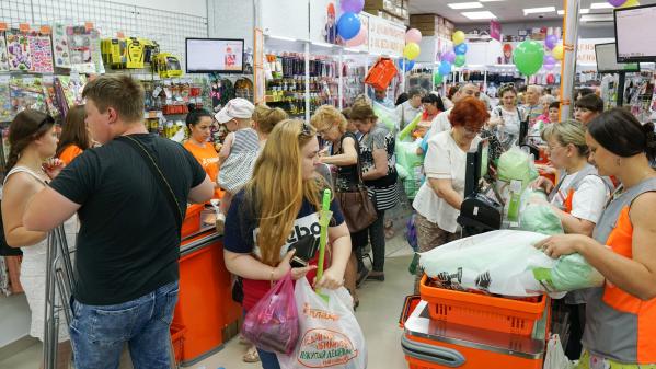 «Галамарт» открывается в Екатеринбурге: электрический чайник за 199 рублей и подарки для гостей - Фото 5