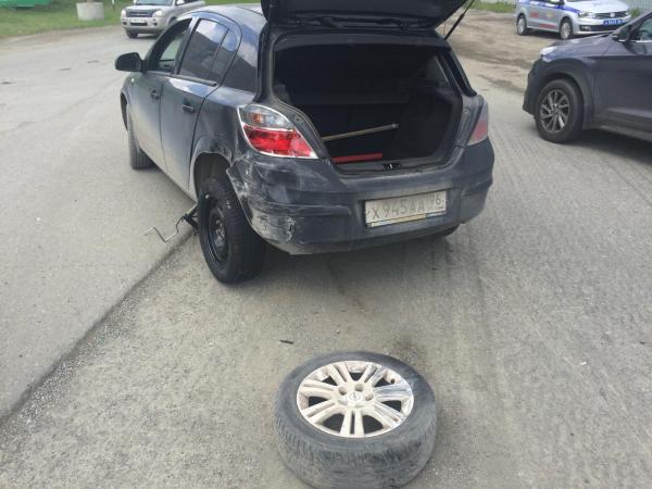 В Екатеринбурге автоледи на Opel отправила водителя Toyota на больничную койку - Фото 2