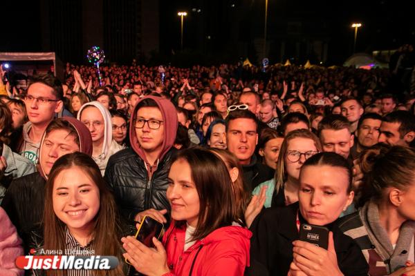 Толпы, прорывающие оцепление, сломанная нога, но невероятный драйв. Как в Екатеринбурге прошла «Ночь музыки» - Фото 30
