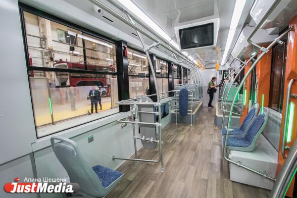  «Уралтрансмаш» показал новый трамвай, на который у мэрии Екатеринбурга пока нет денег - Фото 3