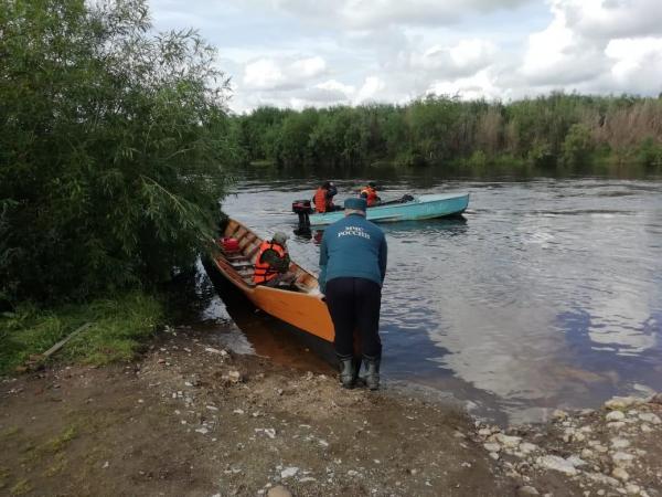 Поиски пропавших на реке Лозьва водителя лодки и полуторогодовалого ребенка продолжаются - Фото 2
