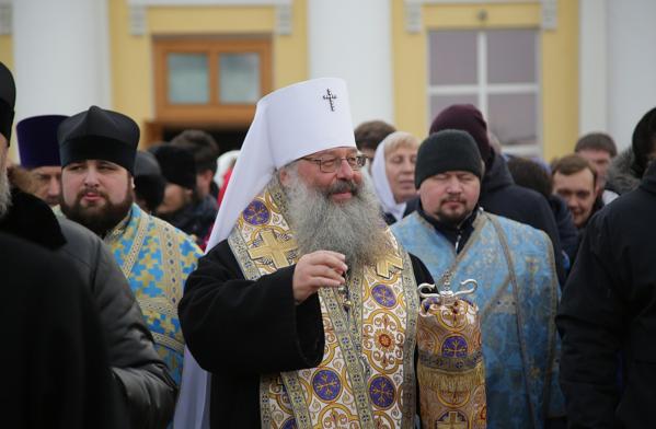 Восемь тысяч человек приняло участие в крестном ходе в праздник Казанской иконы Божией Матери  - Фото 2