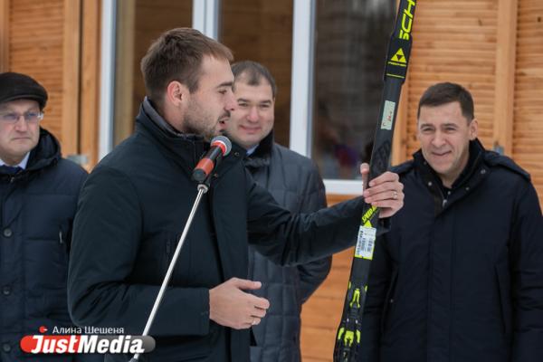 Шипулин подарил свои легендарные лыжи молодому спортсмену - Фото 5