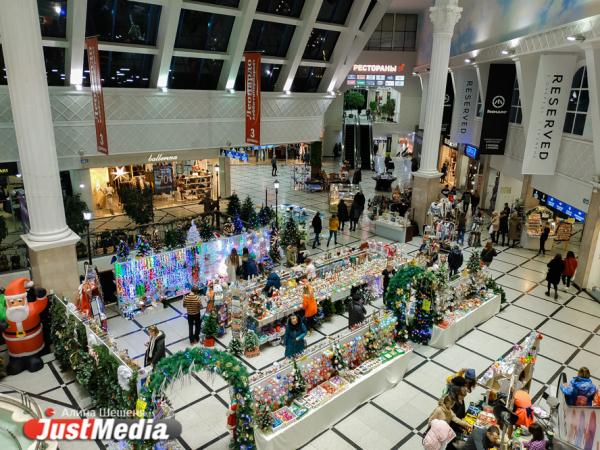 Торговые центры Екатеринбурга меряются… елками - Фото 9