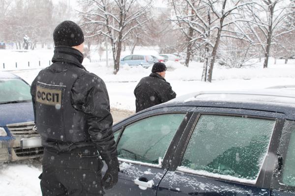 В Екатеринбурге у двух братьев, которые не платили коммуналку, арестовали сета и «Пежо» - Фото 3