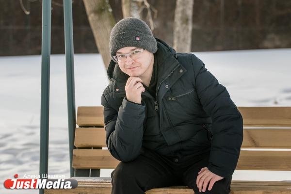 Павел Ахатов, видеоинженер: «Я - аллергик. Зимой мне свежо, и это позволяет мне чувствовать себя хорошо». В Екатеринбурге +3 и мокрый снег - Фото 4