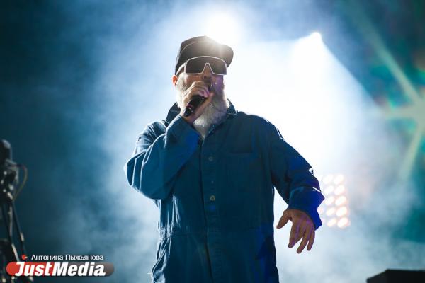 Limp Bizkit на концерте в Екатеринбурге исполнили хит Курта Кобейна и вытащили на сцену подростка - Фото 4