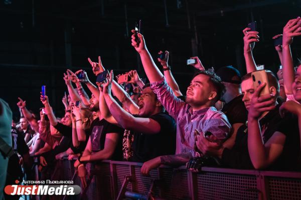 Limp Bizkit на концерте в Екатеринбурге исполнили хит Курта Кобейна и вытащили на сцену подростка - Фото 9