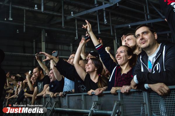 Limp Bizkit на концерте в Екатеринбурге исполнили хит Курта Кобейна и вытащили на сцену подростка - Фото 10