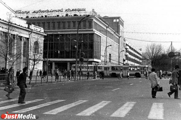 От Большой до Ленина. Почему главную улицу Екатеринбурга постоянно переименовывали, но в последний раз не стали - Фото 37