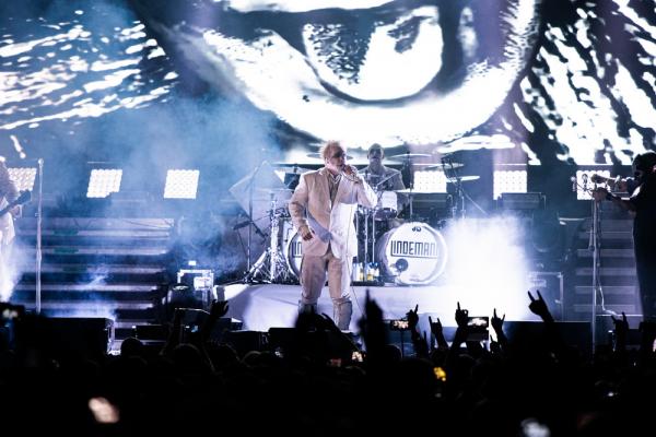 Вчерашний концерт Lindemann в Екатеринбурге разнес площадку Екатеринбург-ЭКСПО и пожалел психику российских фанатов - Фото 13