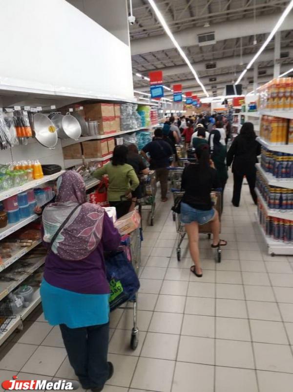 Город опустел, китайских туристов нет. Как в Малайзии справляются с паникой из-за коронавируса - Фото 2