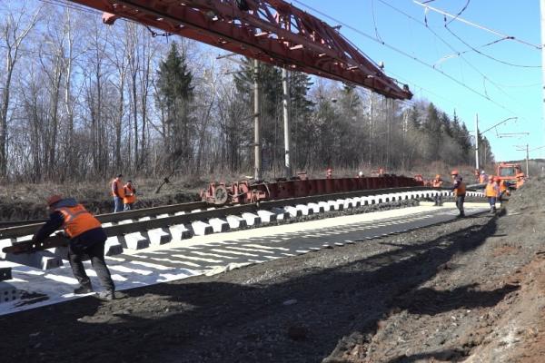 Свердловская железная дорога в 2020 году планирует отремонтировать около 500 км путей. ВИДЕО - Фото 3
