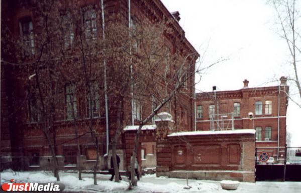 История здания Петровского приюта для сирот в Екатеринбурге, где были казармы, больница и коммуналка - Фото 23