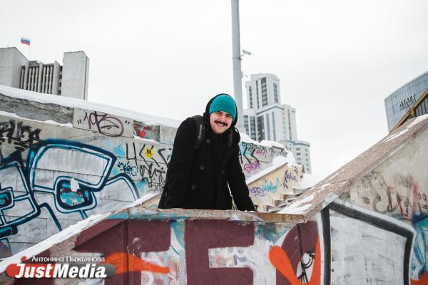 Рома Инк, уличный художник: «Желаю вам оставаться на позитиве, любить зиму так же, как люблю ее я». В Екатеринбурге -5 градусов - Фото 9
