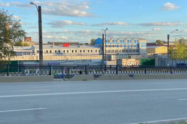 Жители Екатеринбурга не могут дождаться отремонтированных мостов и эстакад. Репортаж со строительных площадок - Фото 3