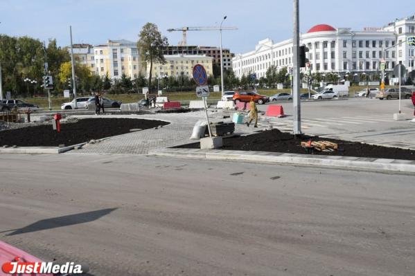 Жители Екатеринбурга не могут дождаться отремонтированных мостов и эстакад. Репортаж со строительных площадок - Фото 8