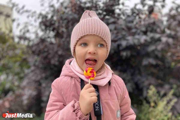 Лера Черепанова, 4 года: «Одевайтесь потеплее и не болейте!». В Екатеринбурге +7 градусов - Фото 3