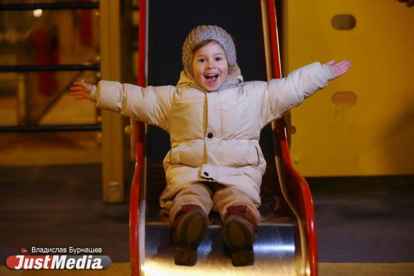 Алиса Симонова, 4 года: «Сегодня холодная погода, у меня сопли и кашель». В Екатеринбурге -4 градуса - Фото 3