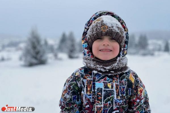 Марк Мошев, 5 лет: «Больше всего зимой я люблю кататься с горки на бублике» В Екатеринбурге -17 градусов - Фото 5