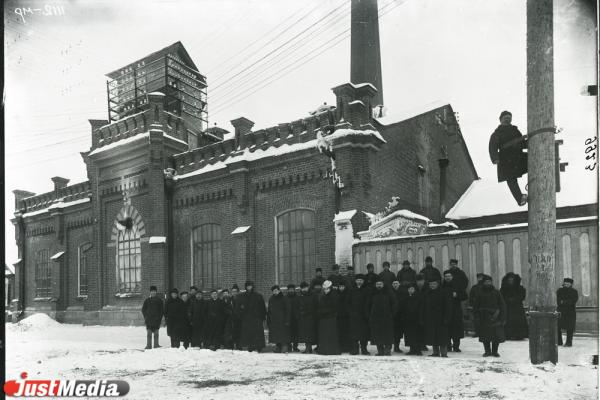 История появления на улицах Екатеринбурга первых электрических фонарей и Центральной электростанции    - Фото 13