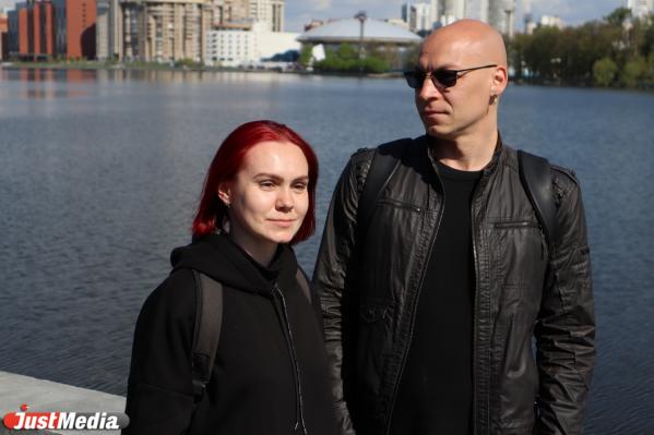 Алина Марковских, осветитель и Иланд Блэк, IT-специалист: «Непогода – это временно» В Екатеринбурге +13 градусов - Фото 4