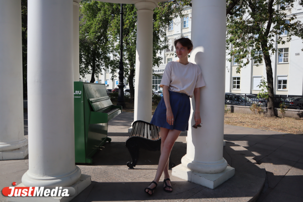 Полина Корнилова, преподаватель рисования: «Очень люблю гулять по городу» В Екатеринбурге +18 градусов - Фото 7