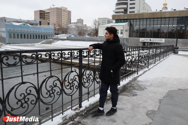 Ислам Оглы, студент: «Холод не очень люблю». В Екатеринбурге +1 градус - Фото 4