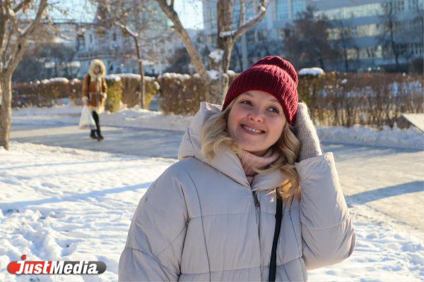 Екатерина Гареева, врач-лаборант: «Хочется, чтобы в городе было потеплее». В Екатеринбурге -13 градусов - Фото 7