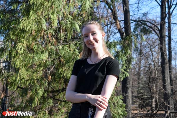 Виктория Дмитриева, студентка: «Погода очень радует. Весна – мое любимое время года». В Екатеринбурге 15 градусов - Фото 5