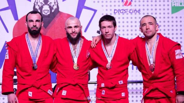 Медали всех достоинств завоевали спортсмены верхнепышминского клуба самбо на чемпионате России в Брянске - Фото 4