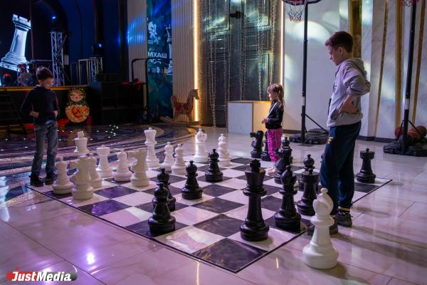 В Екатеринбурге дали старт новому этапу Детско-юношеского первенства по шахматам - Фото 11