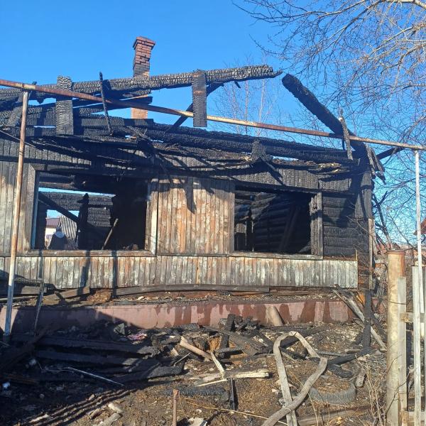 В Свердловской области по факту гибели трех человек при пожаре возбуждено уголовное дело - Фото 2